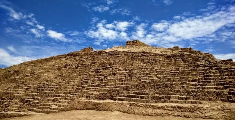 restos arqueologicos huaca pucllana